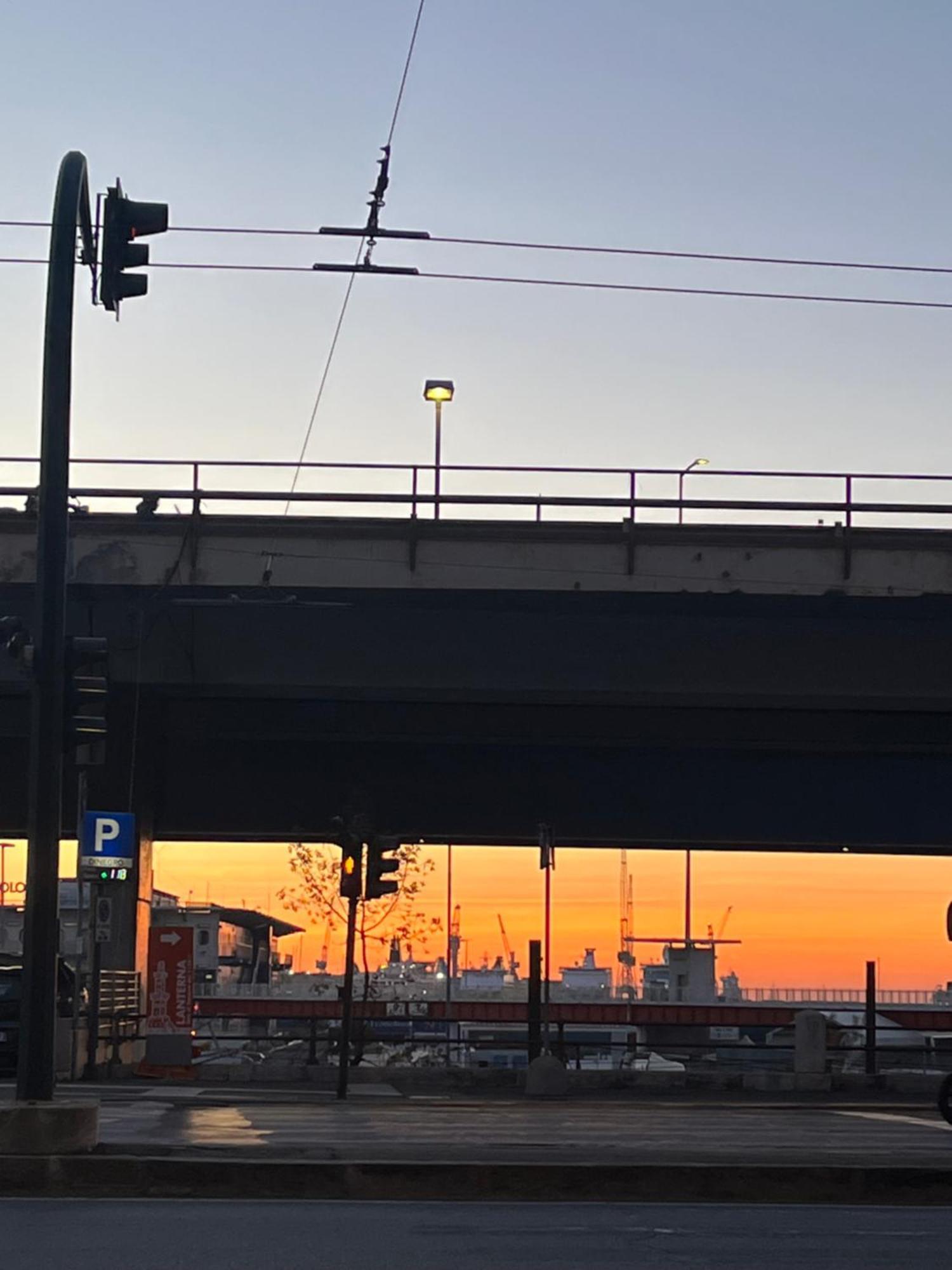 A Due Passi Dalla Lanterna Janov Exteriér fotografie